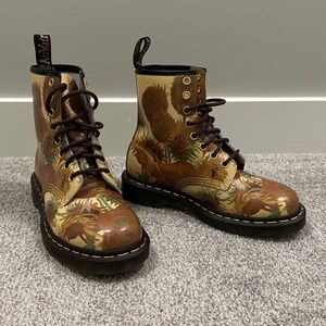 BRAND NEW Dr Martens “Van Gogh” 1460 Boots